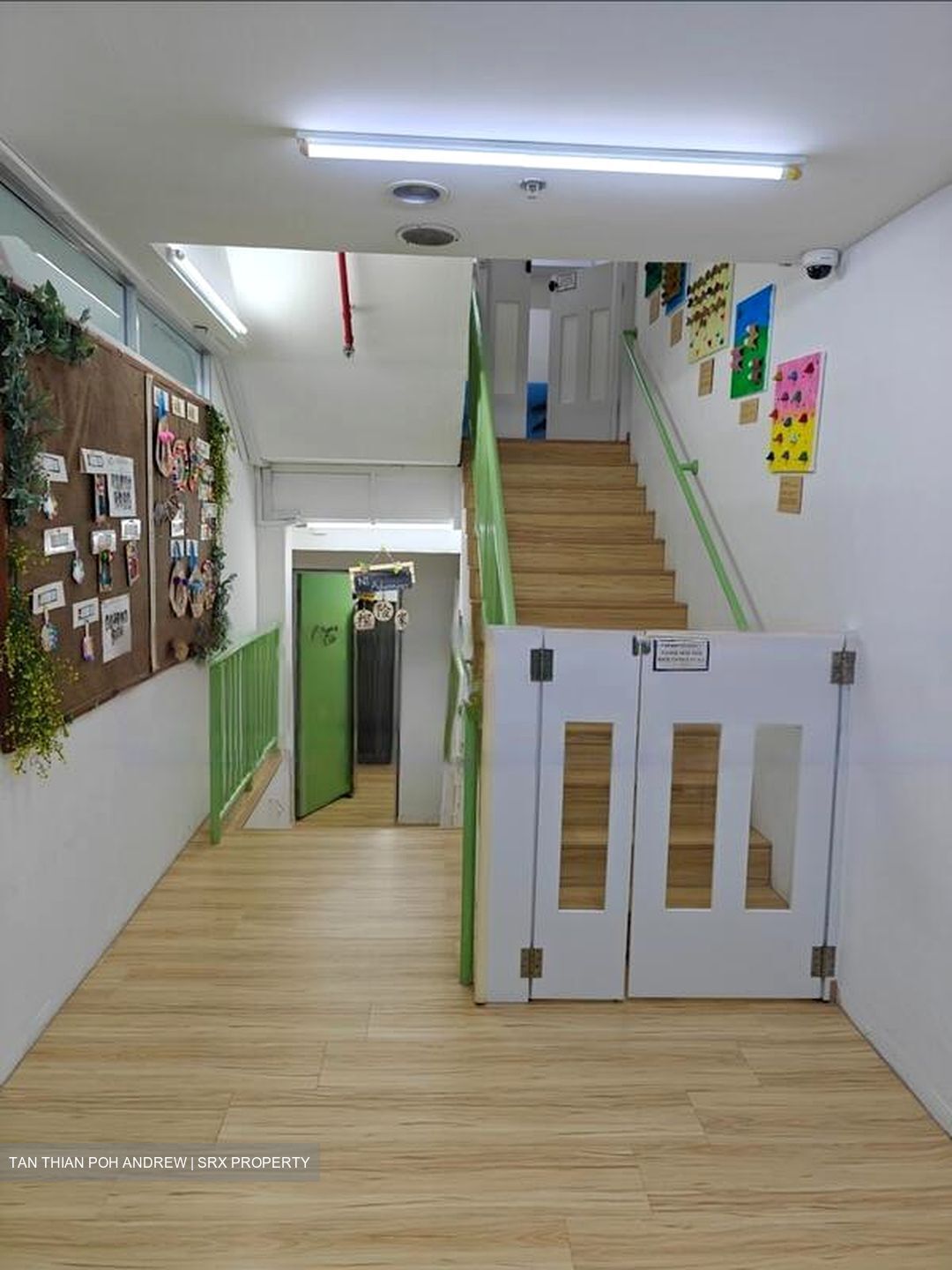 Jalan Senyum (D14), Retail #483258571